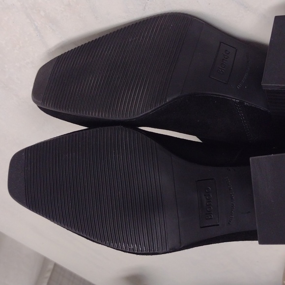 Blondo Waterproof bootie women size 10M black color. - Picture 12 of 13